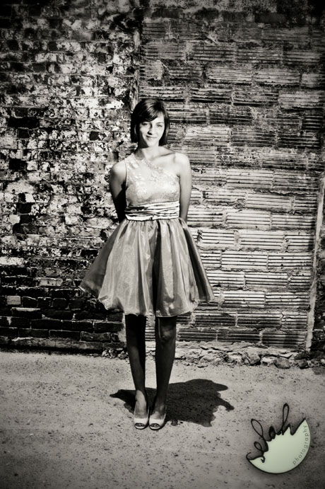 girl wearing dress from nordstrom in senior picture