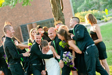 fun_wedding_photographs027 group hug