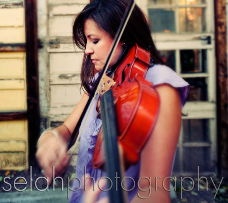 modern_photographer006 head shot of musician in front of doors