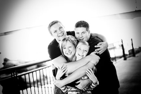 candid family portrait photographer