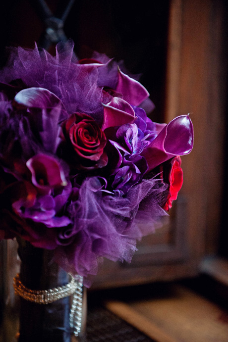 art_wedding_photographer013 purple flowers with roses